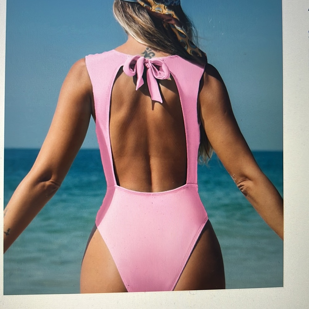 Cupshe Bathing suit - Picture 2 of 2